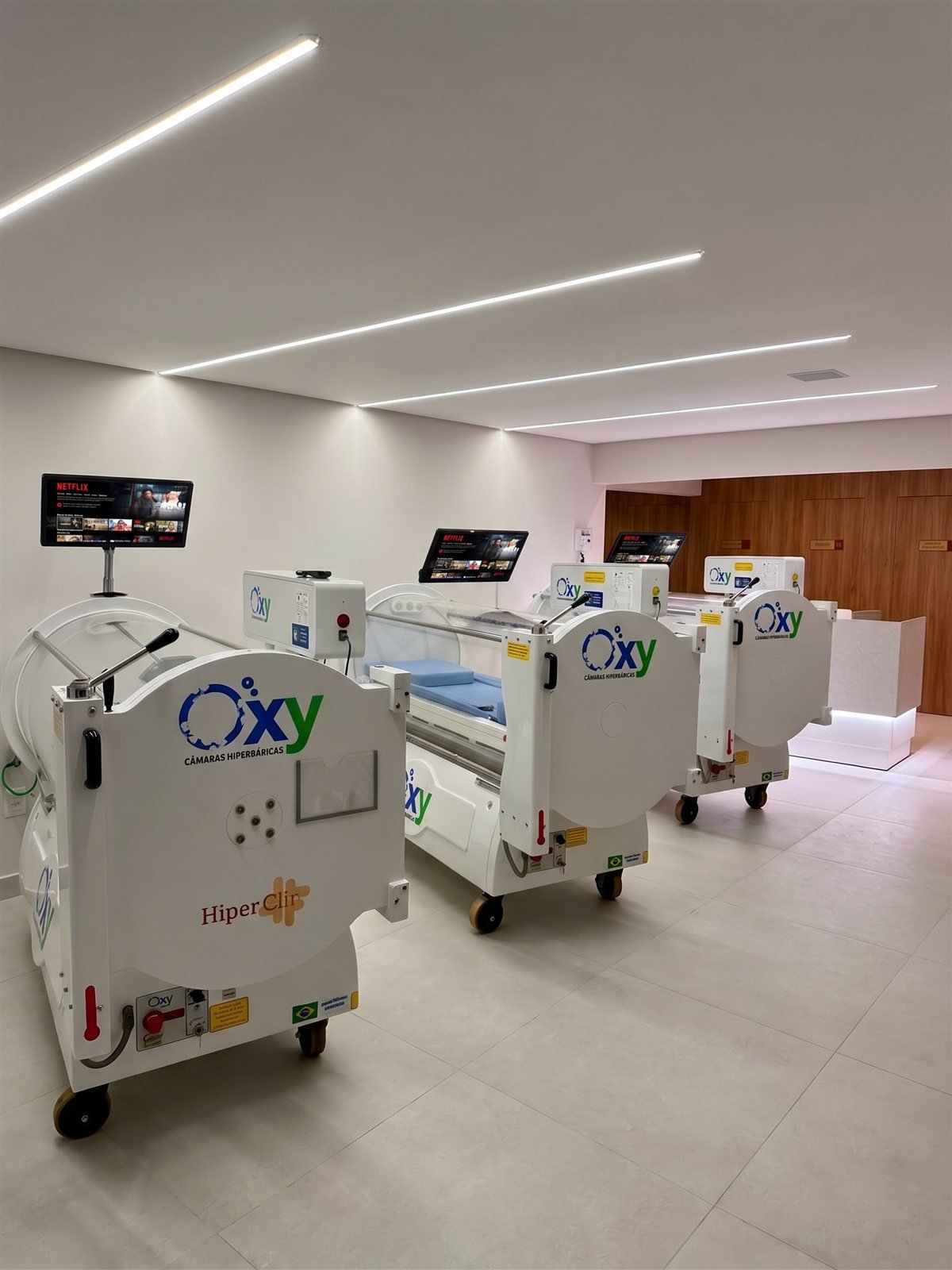 Sala de câmaras hiperbáricas da HiperClin em João Pessoa